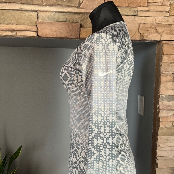Nike Pro Running Gym Athletic Stretch Top Mod Print Active Layering Gray White S - Picture 6 of 10